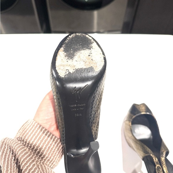 Giuseppe Zanotti Gold Snake Print Peep Toe Slingback Heels - Picture 5 of 7